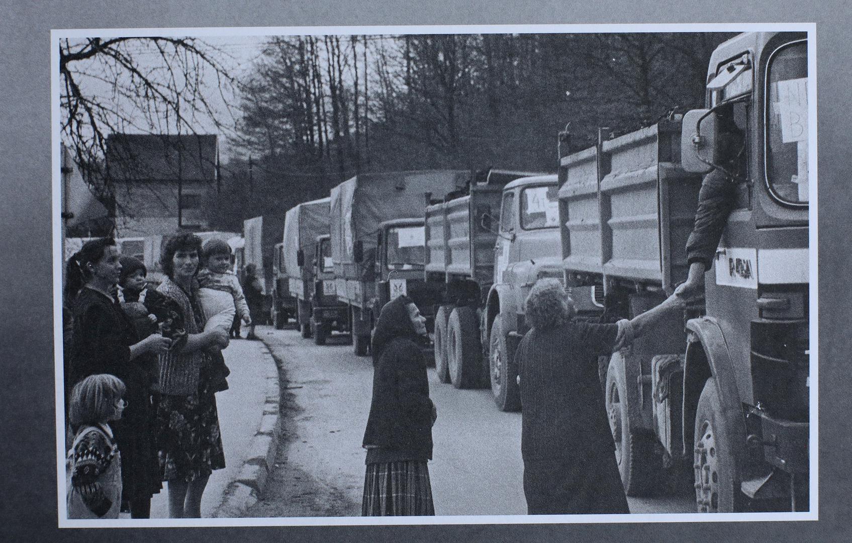 Hrvati srednje Bosne, a posebice Nove Bile, koncem 1993. trpjeli su pravu humanitarnu katastrofu jer je cijeli kraj bio mjesecima u potpunom okruženju postrojbi Armije BiH
