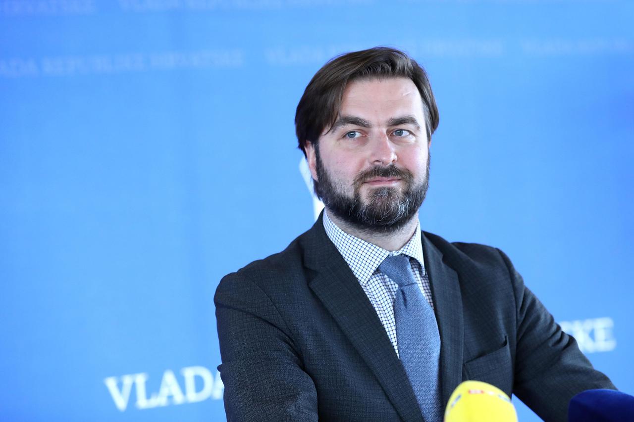 Zagreb: Ministar Tomislav Ćorić dao je izjavu medijima nakon sjednice GSV-a