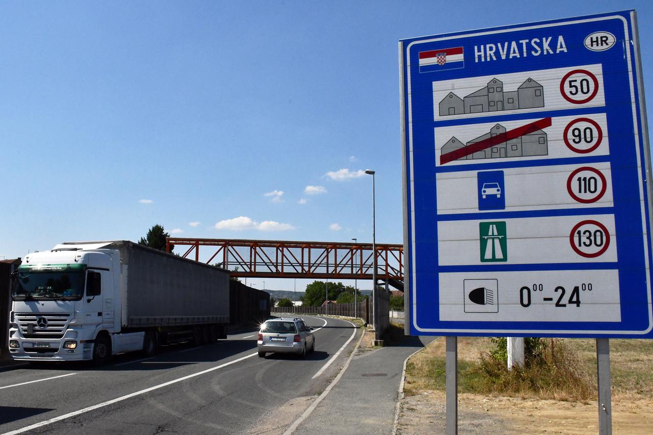 Slavonski Brod: Pojačan promet vozila na graničnom prijelazu s BiH  