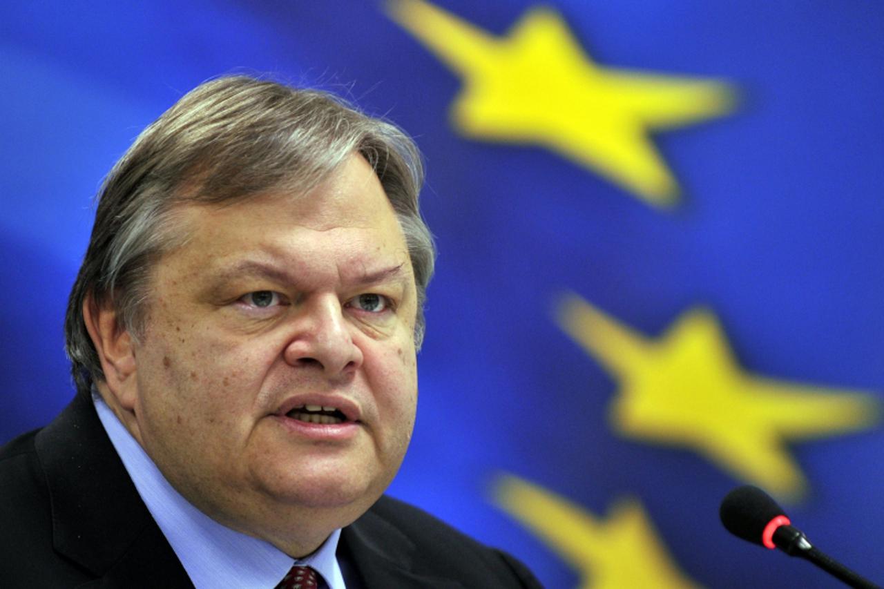 \'This file photo taken on Octover 27, 2011 of Greek Finance minister Evangelos Venizelos speaking during a press conference at his ministry in Athens. Venizelos will retain his post in the new unity 