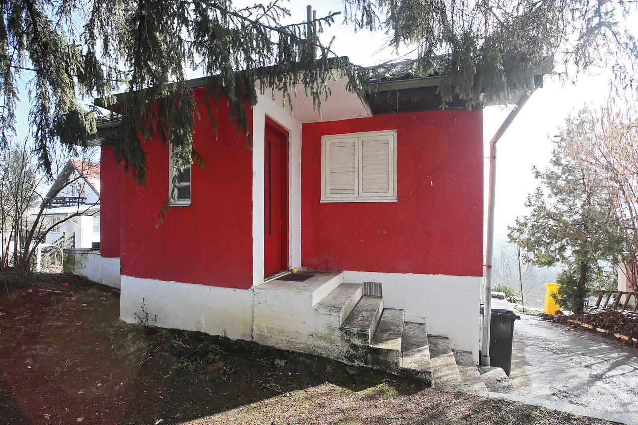 02.02.2015., Zapresic, Senkovec - Kuca na adresi Brdovecki put 38, koja je navodno sluzila kao laboratorij za uzgoj sadnica marihuane