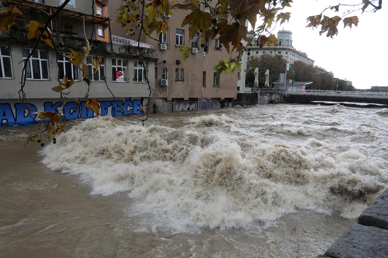 Rijeka: Posljedice sinoćnjeg kišnog nevremena 