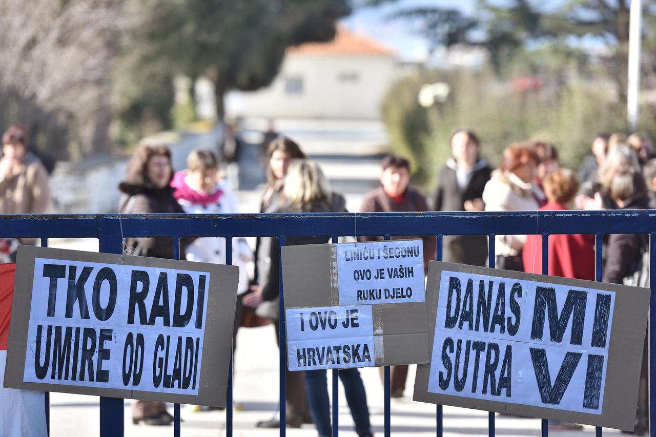 Zadar: Radnice Adrije ste?ajnom upravitelju blokirale ulaz u tvrtku
