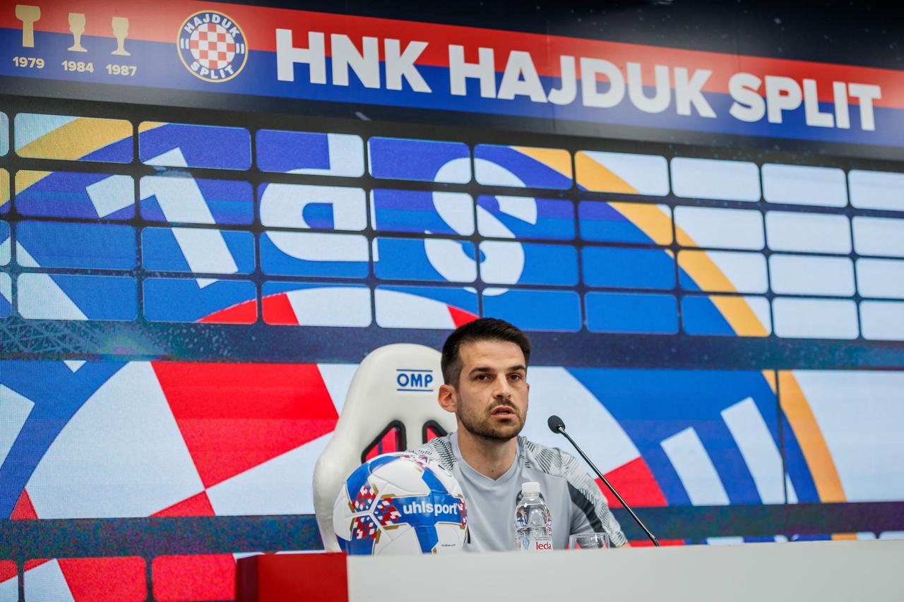 Split: Novi trener Hajduka Jure Ivanković odrzao konferenciju za medije