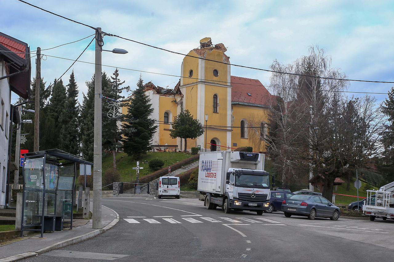 Crkva Uzvišenja Svetog Križa u Kravarskom stradala je u potresu