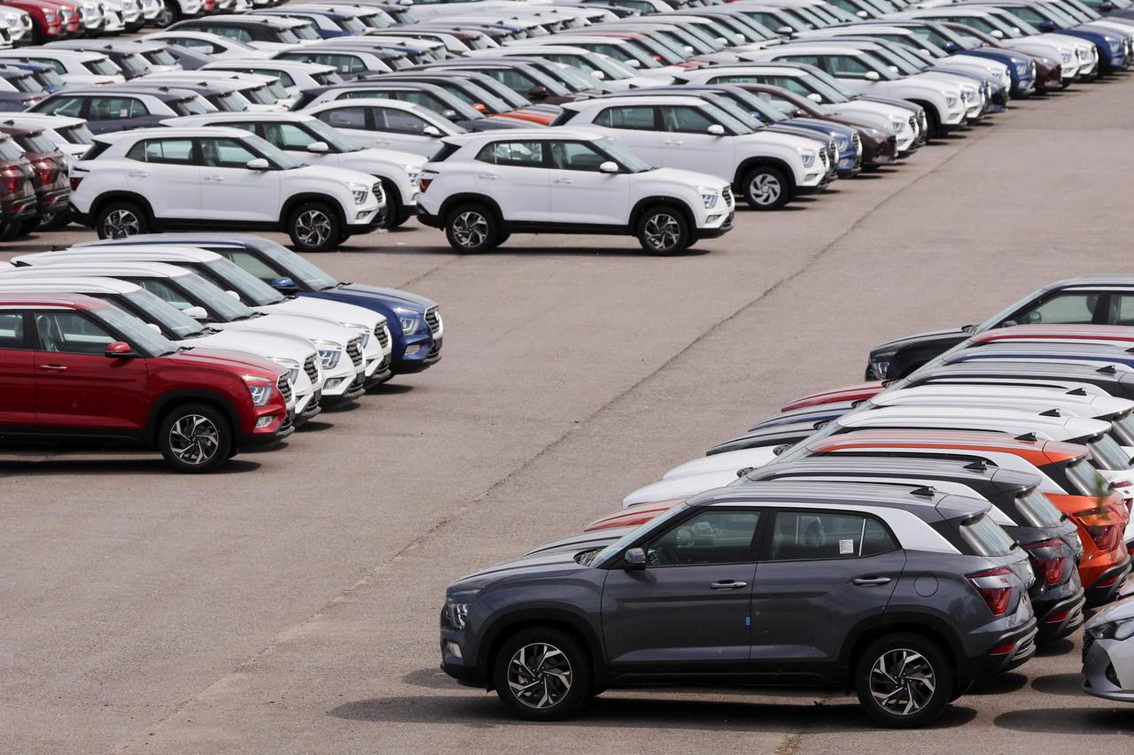 FILE PHOTO: Hyundai cars are seen at a customs terminal on the outskirts of Saint Petersburg
