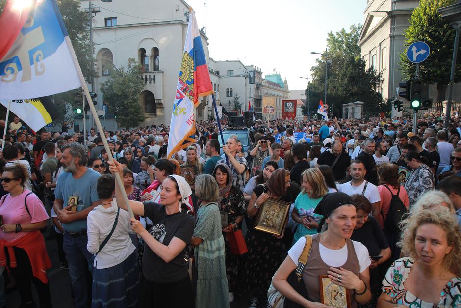 Beograd: Udruga "Ujedinjeni za tradiciju i porodicu" organizirala prosvjed protiv EuroPridea