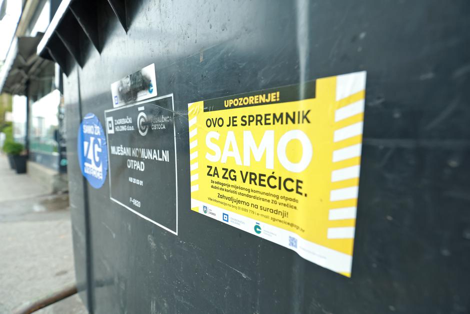 Zagreb: Na kontejnerima za otpad osvanule plave i žute naljepnice tko poštuje pravila o odlaganju otpada