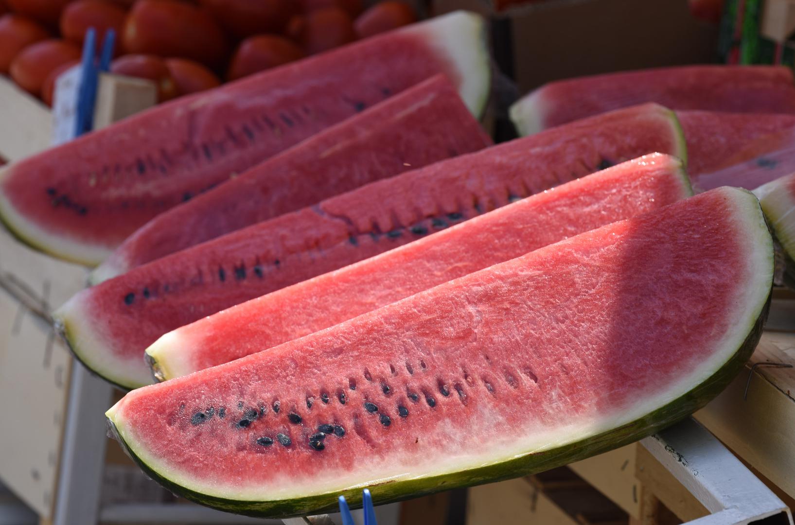 Visok udio vode i samo 30 kcal na 100 g, lubenicu čini idealnim desertom u vruće ljetne dane