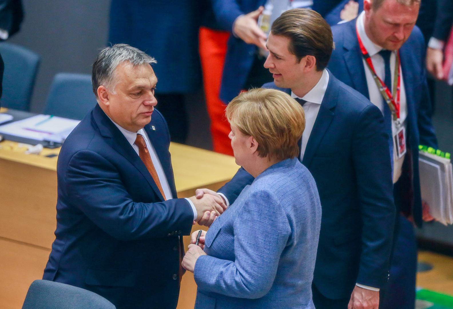 Kurz je jedan od rijetkih koji dobro surađuju i s mađarskim premijerom Viktorom Orbánom i njemačkom kancelarkom Angelom Merkel