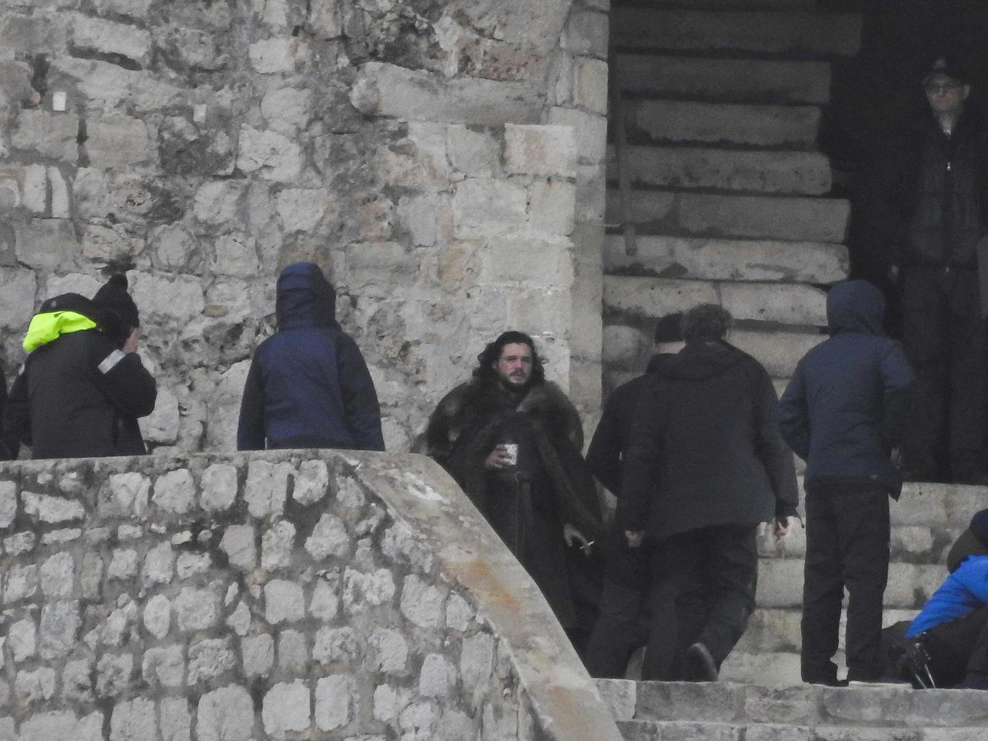Tako je danas Jon Snow snimljen kako neustrašivo kroči dubrovačkim zidinama.