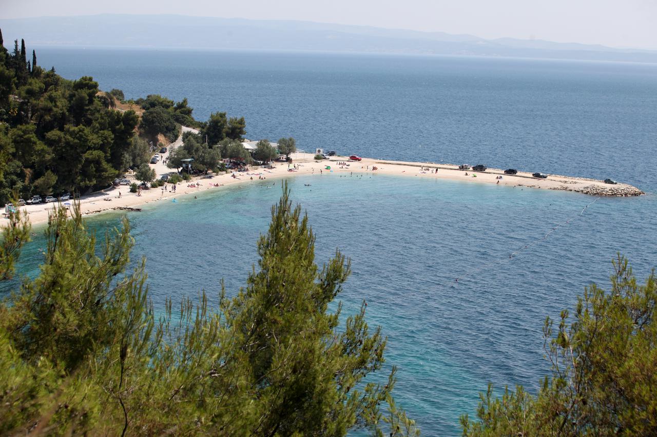 Split: Plaža Kašjuni podno južnih padina Marjana