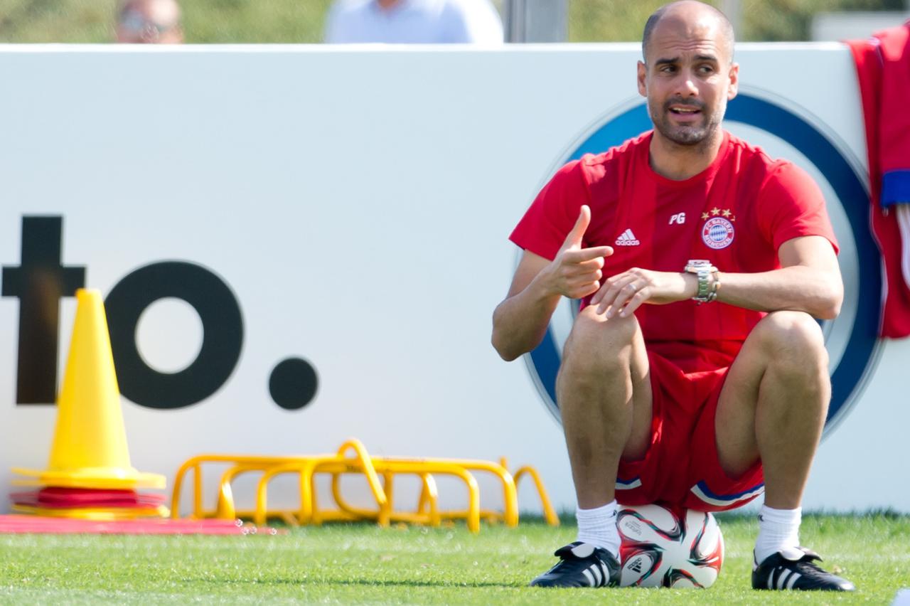 Munich's head coach Pep Guardiola in action during a training session in Doha, Qatar, 16 January 2015. Bayern Munich stays in Qatar until 17 January 2015 to prepare for the second half of the German Bundesliga season. Photo: Sven Hoppe/dpa/DPA/PIXSELL