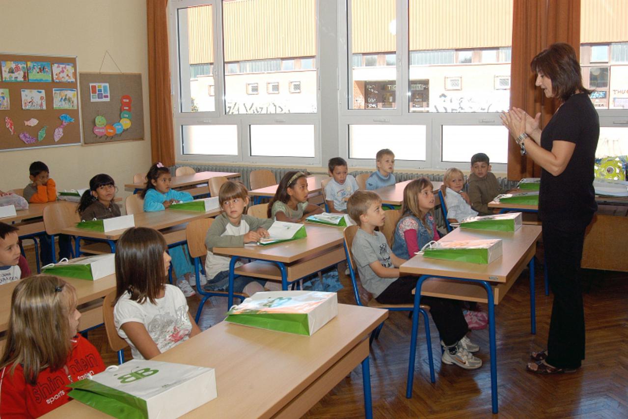 \'31.08.2011., Sisak - U sisackim osnovnim skolama ove godine manje je ucenika, cak je 100 skolskih stolaca ostalo prazno.(ARHIVA)\'