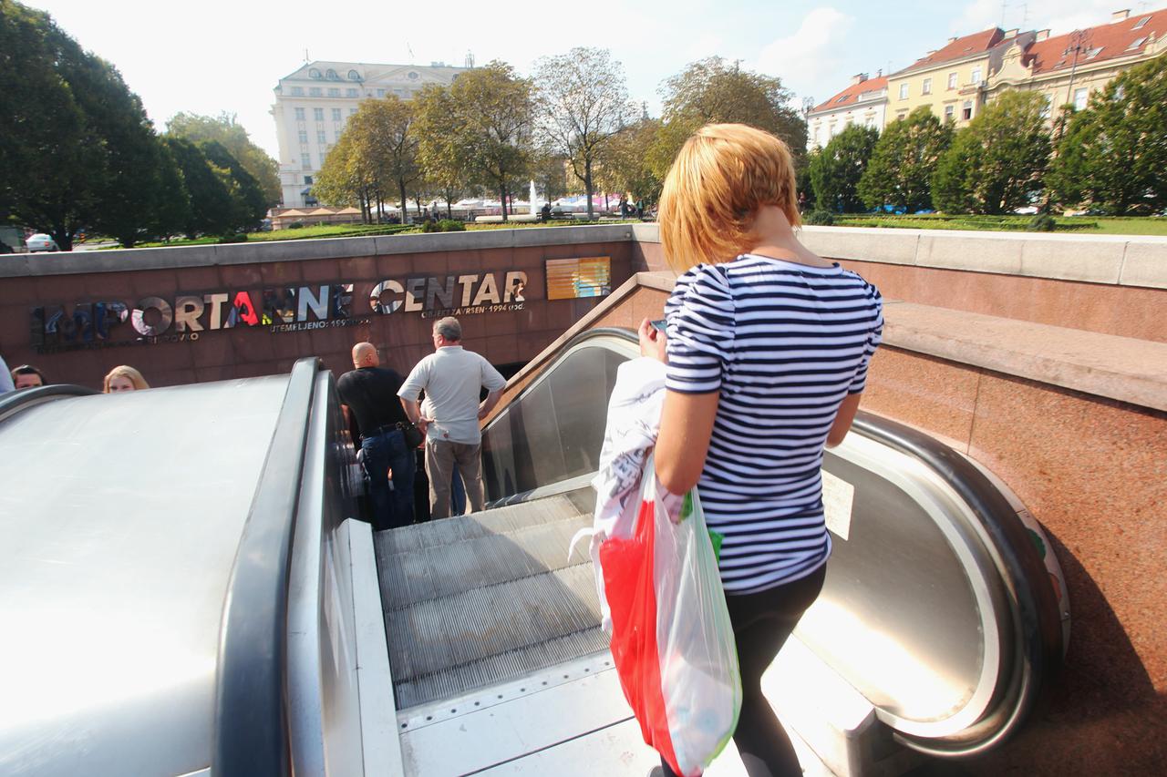 Zagreb: Pokretne stepenice koje vode prema Importanne centru napokon su u funkciji