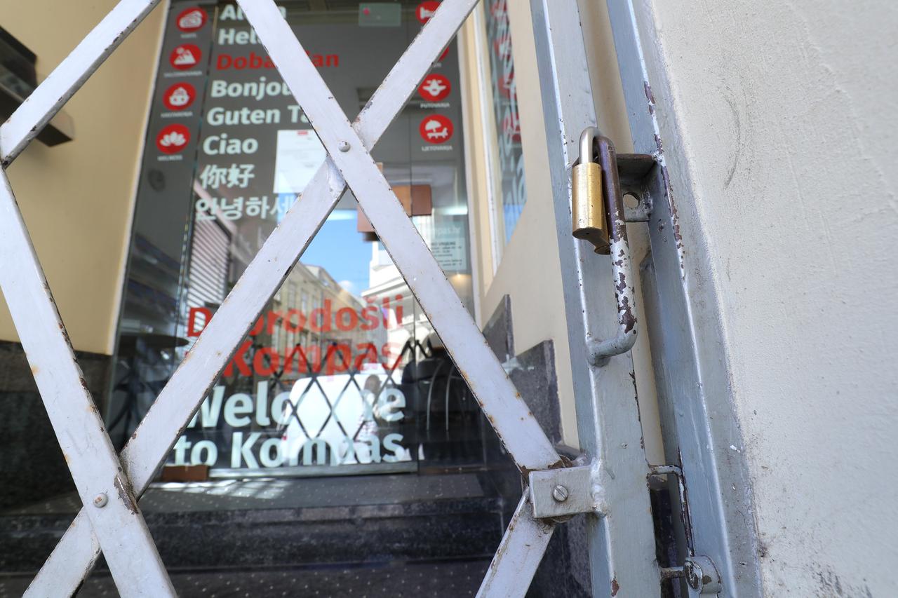 Zatvorena poslovnica turističke agencije Kompas u Gajevoj ulici