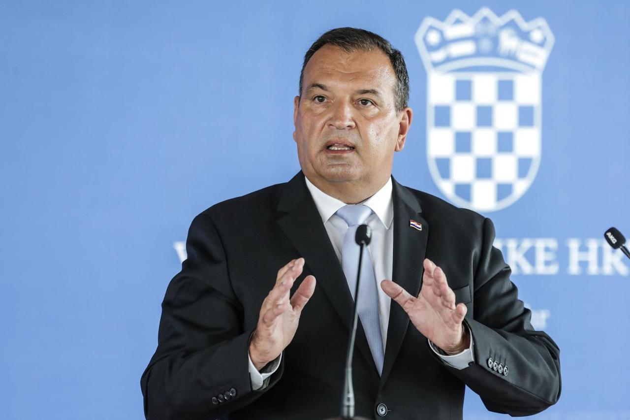 Ministar Beroš: "Cijela Hrvatska je i dalje u narančastom, nema crvenih zona"