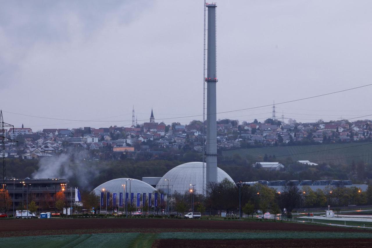 Germany shuts down its last three reactors, ending the nuclear era in Neckarwestheim