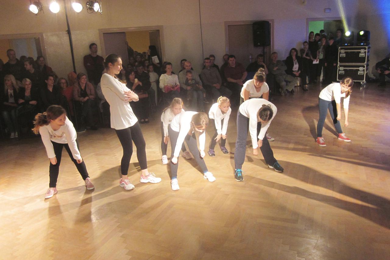 Svjetski dan plesa u Petrinji