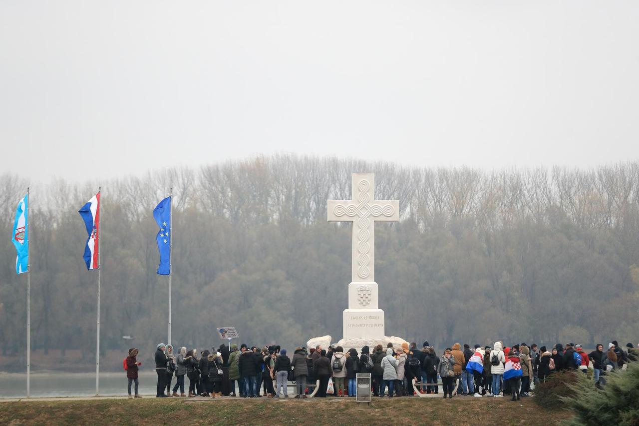 Okupljanje sudionika Dana sjećanja na žrtvu Vukovara