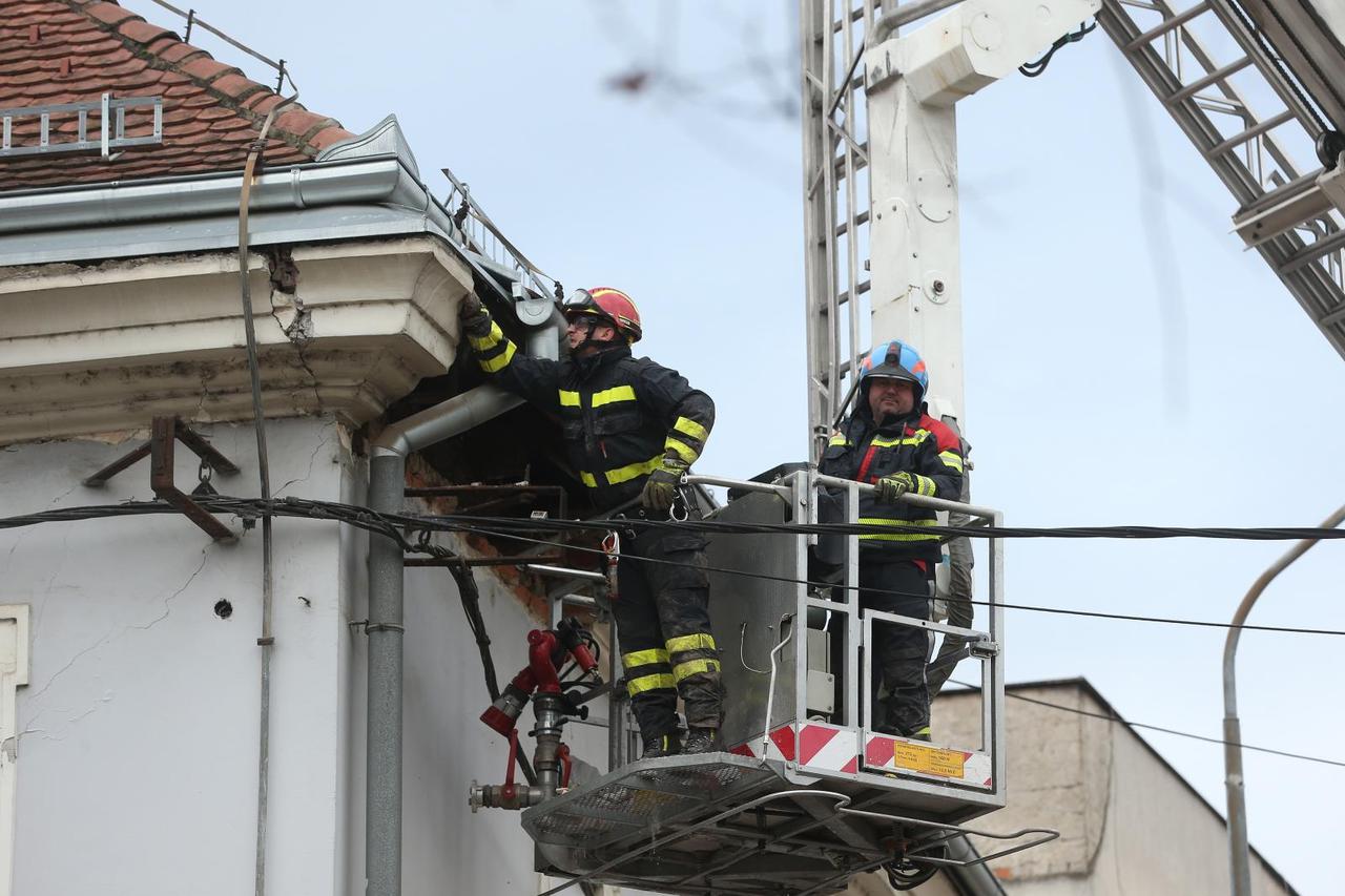 Sanacija posljedice potresa u centru Petrinje