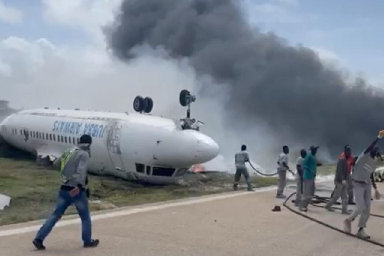Mogadišu: Zrakoplov završio na krovu