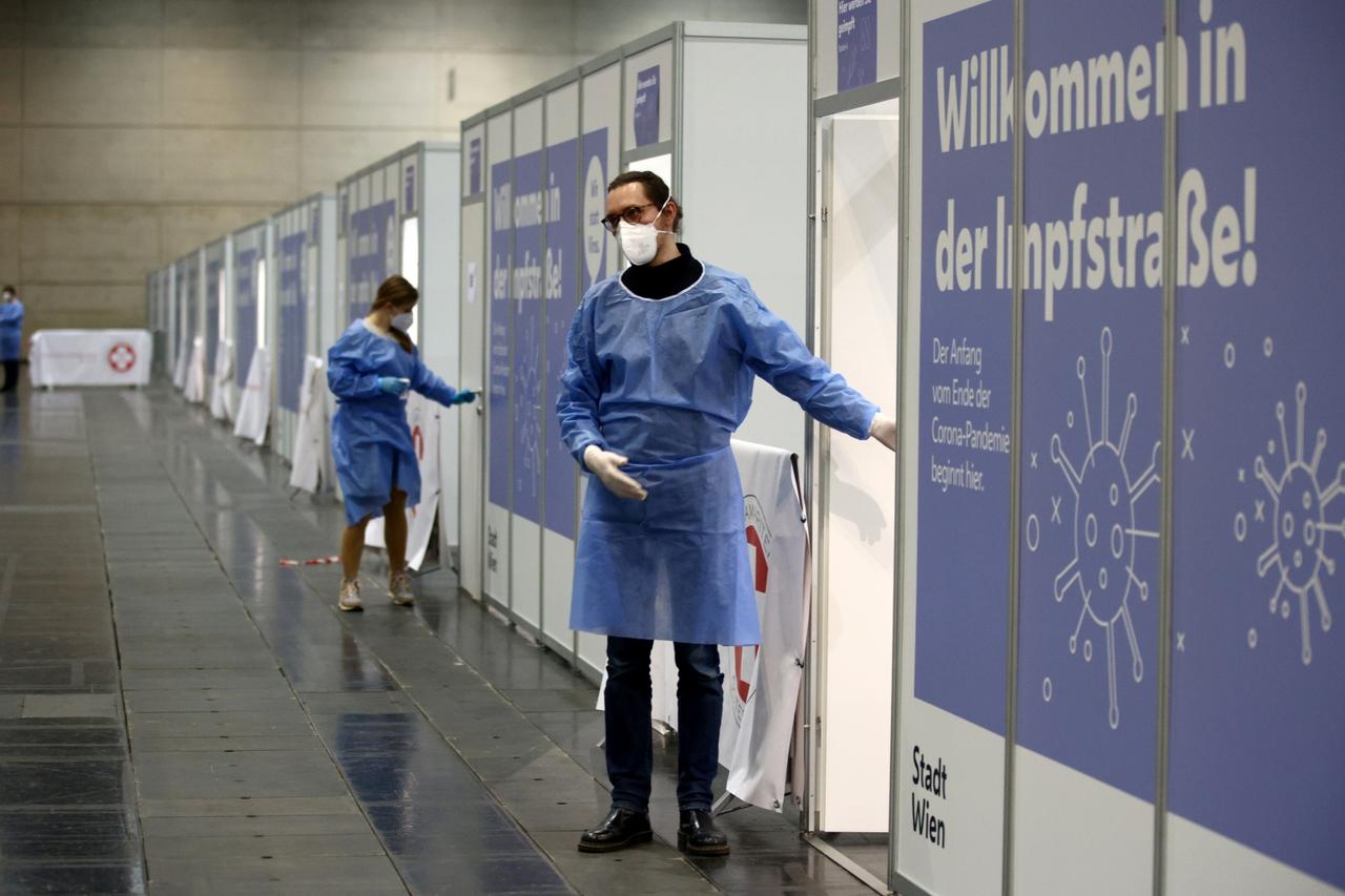 Mass vaccination programme for healthcare workers in Vienna