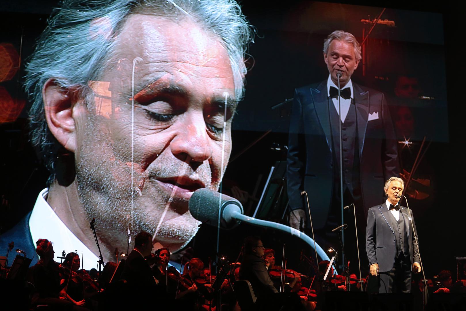 Prije četiri godine talijanski tenor Andrea Bocelli očarao je publiku u zagrebačkoj Areni, a to mu je uspjelo i večeras na tom istom mjestu.