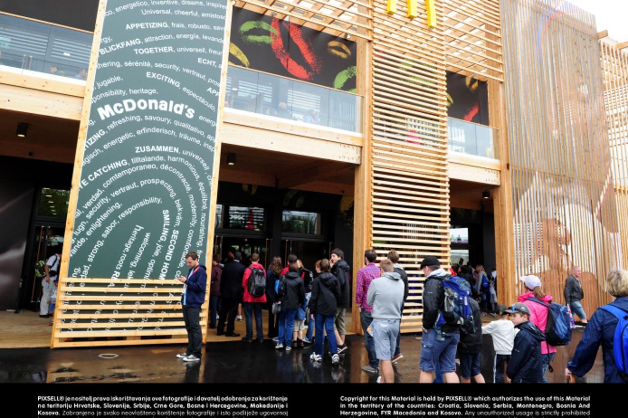 'People queue outside McDonalds at the Olympic Park, London on the second day of the London 2012 Olympics.Photo: Press Association/PIXSELL'