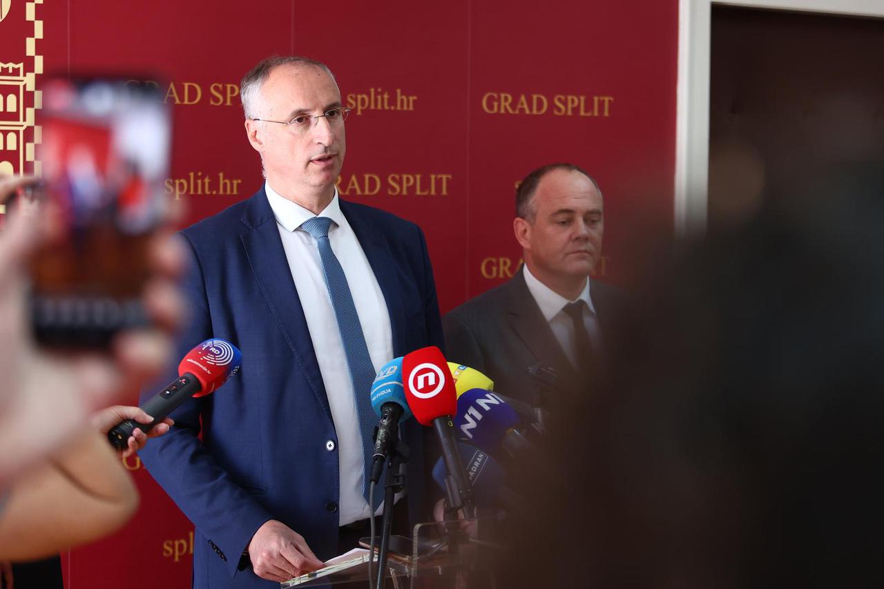 Split: Konferencija za medije gradonačelnika Ivice Puljka zbog kazne koju je dobio od Državnog inspektorata