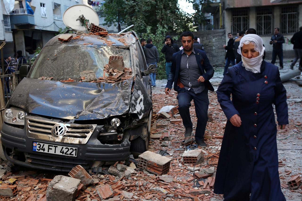 Automobil-bomba eksplodirao u Diyarbakiru nakon uhićenja čelnika HDP-a