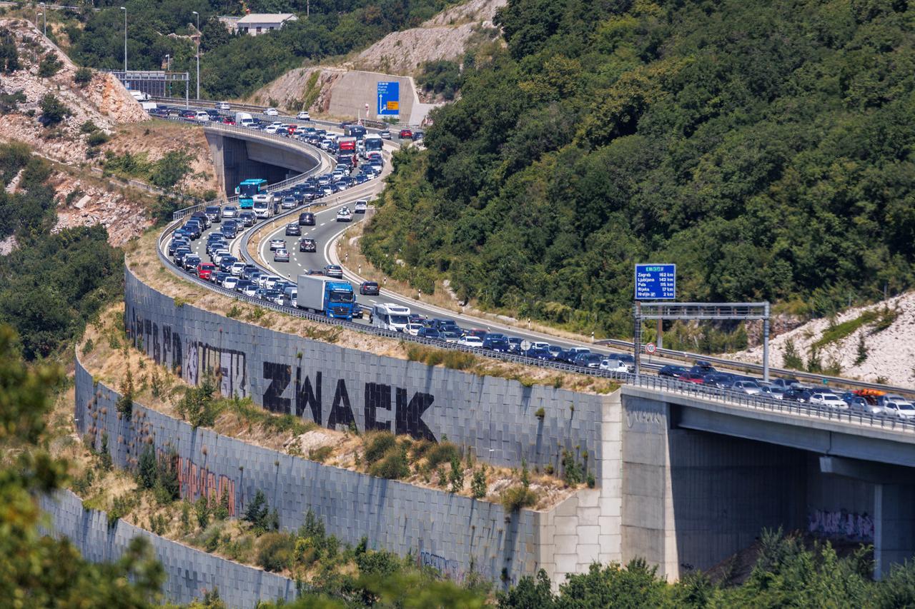 Gužve na autocesti A7 u smjeru Krčkog mosta