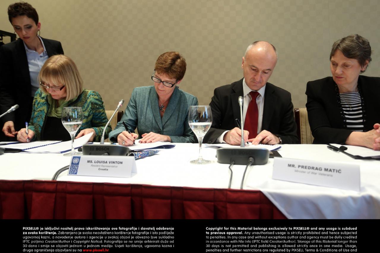 Hotel Esplanade, Zagreb - Program Ujedinjenih naroda za razvoj (UNDP) i Ministarstvo branitelja RH potpisali su sporazum "Potrebe zrtava seksualnog nasilja u ratu u Hrvatskoj: 