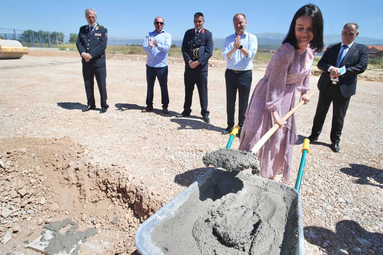 Trilj: Ministrica poljoprivrede Marija Vučković na polaganju kamena temeljac za vatrogasni dom