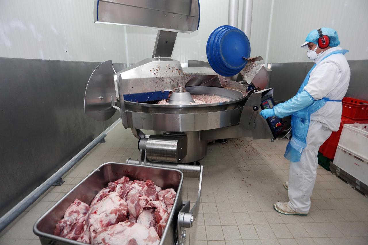 Karlovac: Predsjednik Zoran Milanović posjetio je tvornicu mesne industrije Pivac