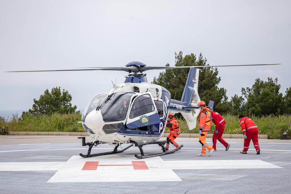 Pokazna vježba povodom početka rada cjelogodišnje Hitne helikopterske medicinske službe
