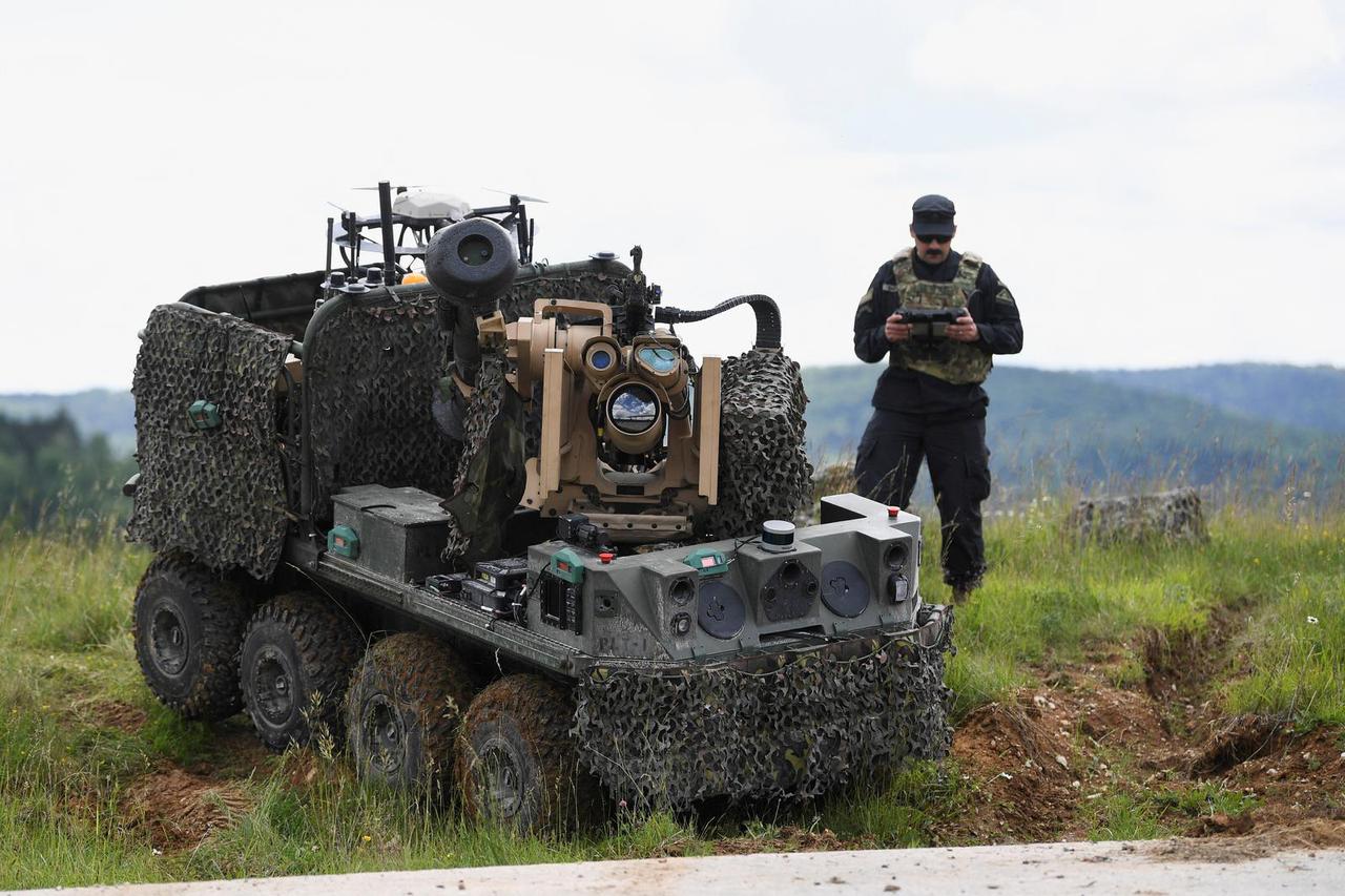 U.S. Army presents unmanned systems and autonomous transport vehicle at Hohenfels Training Area