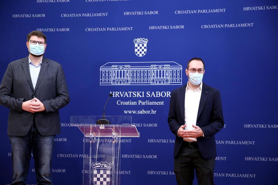 Zagreb: Peđa Grbin i Tomislav Tomašević održali konferenciju za medije