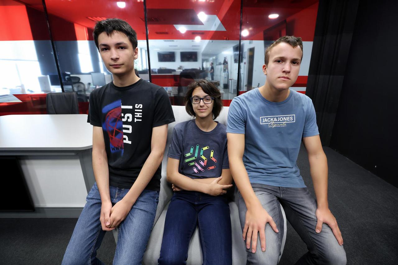 Zagreb: Srednjoškolci koji su osvojili 2. mjesto na Matematičkoj olimpijadi gostovali u studiju Večernji TV-a