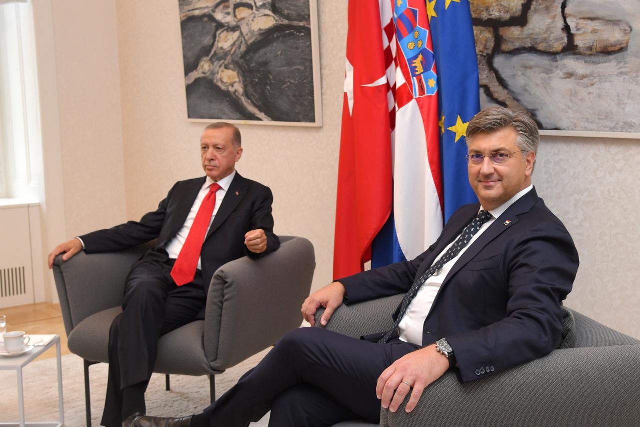 Zagreb: Turski predsjednik Recep Erdogan i Andrej Plenković održali tete-a-tete susret u Banskim dvorima