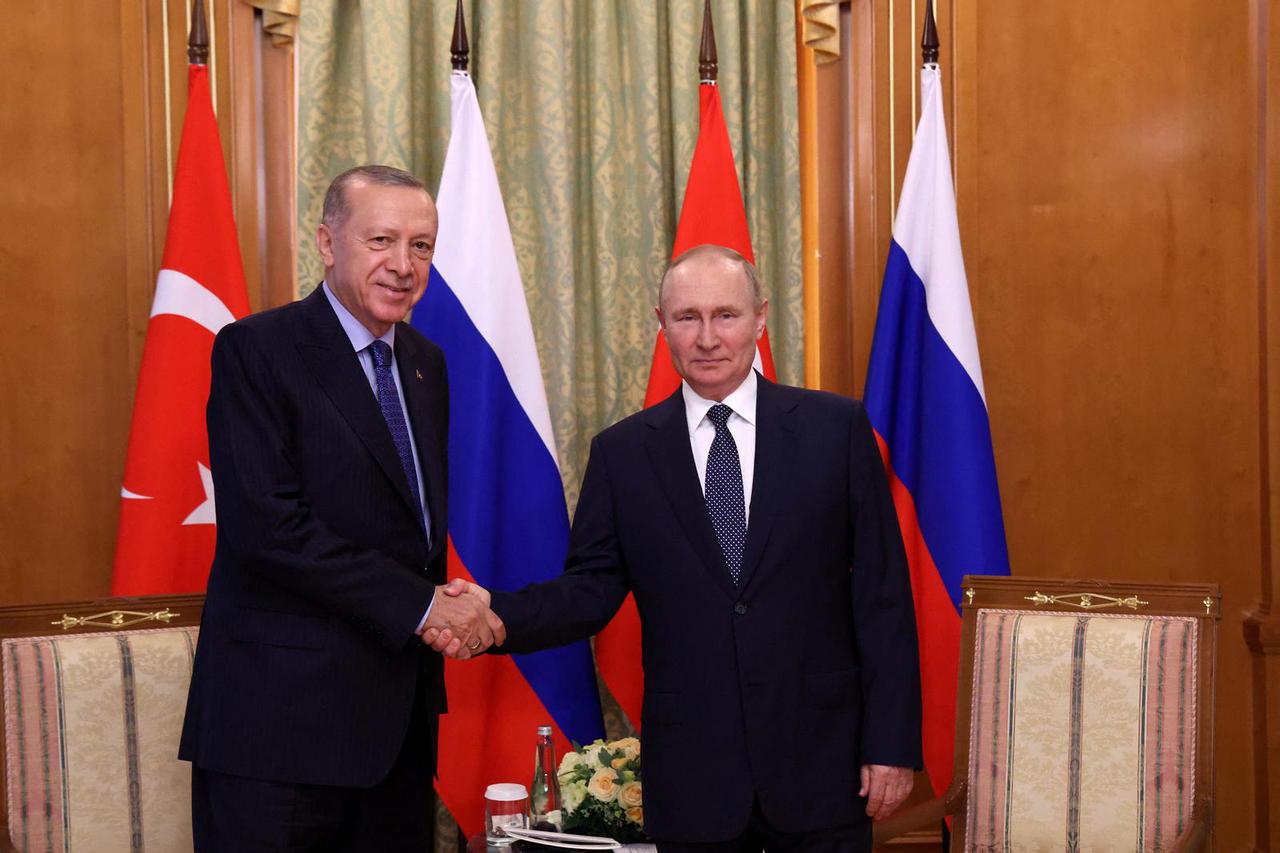Russian President Putin meets with Turkish President Erdogan in Sochi
