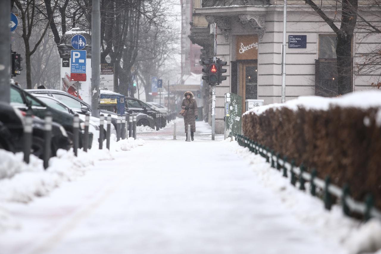 Hladnoća i snijeg su okovali Europu