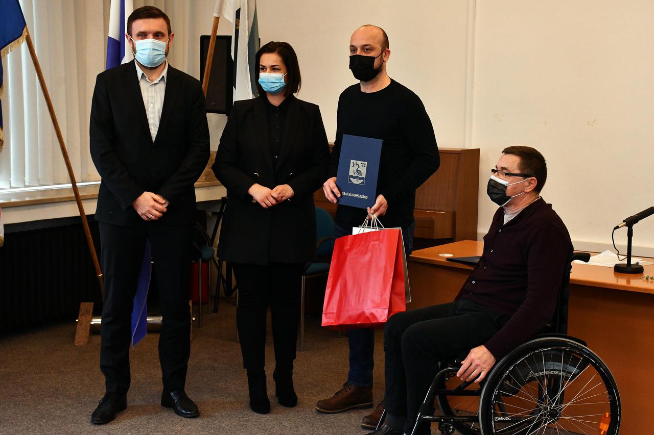 Slavonski Brod: Svečana sjednica Povjerenstva za osobe s invaliditetom