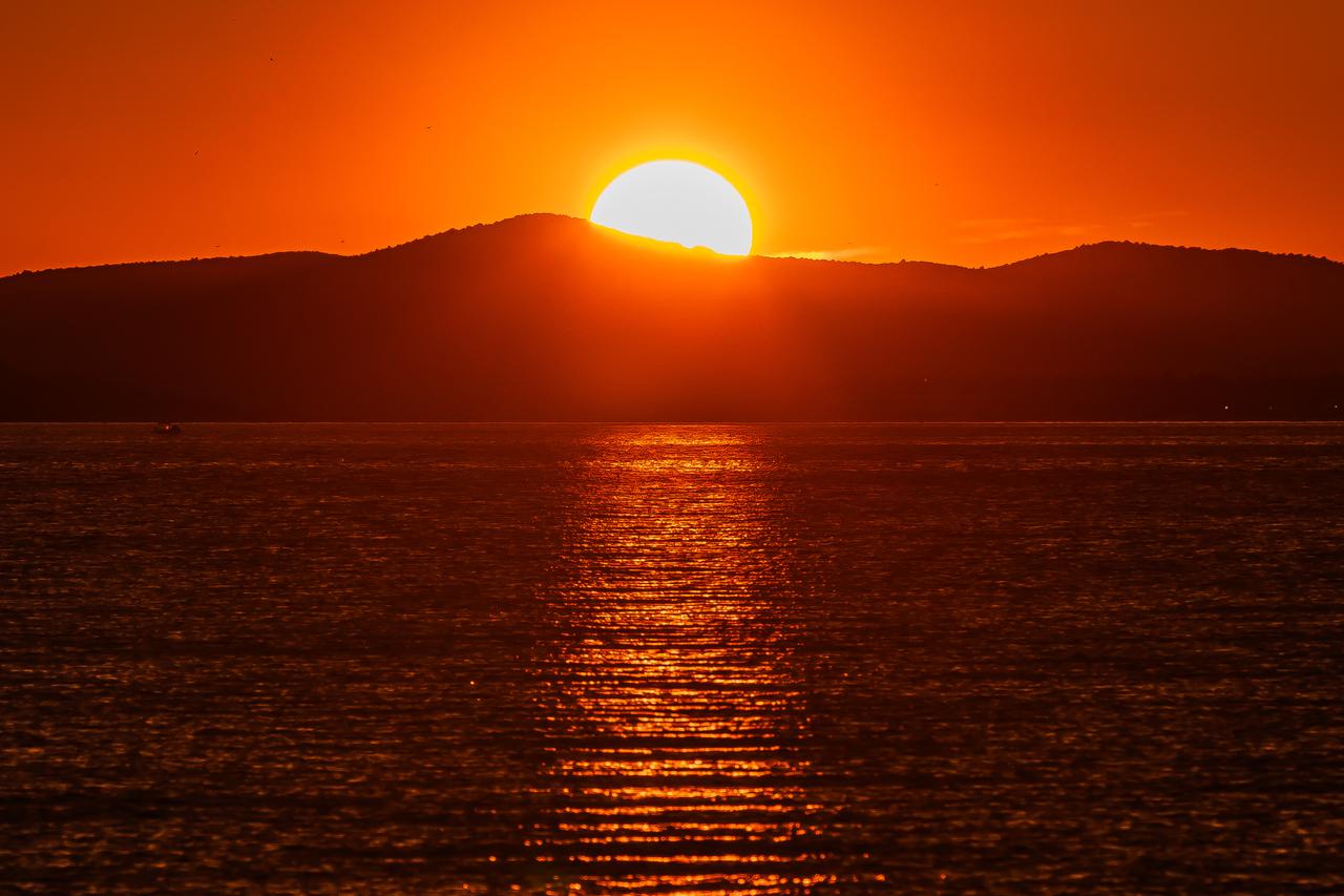Zalazak  sunca iznad Kaštelanskog zaljeva