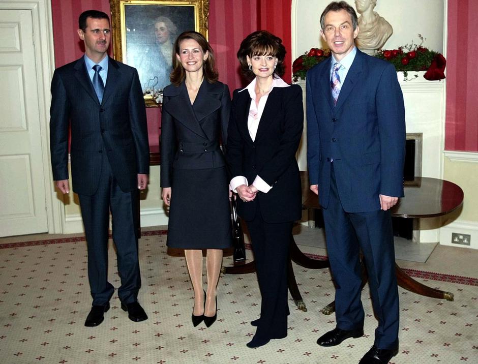 Bračni par Assad u posjetu tadašnjem britanskom premijeru Tonyju Blairu i njegovoj supruzi Cherie – tada su na Zapadu bili još jako poželjni