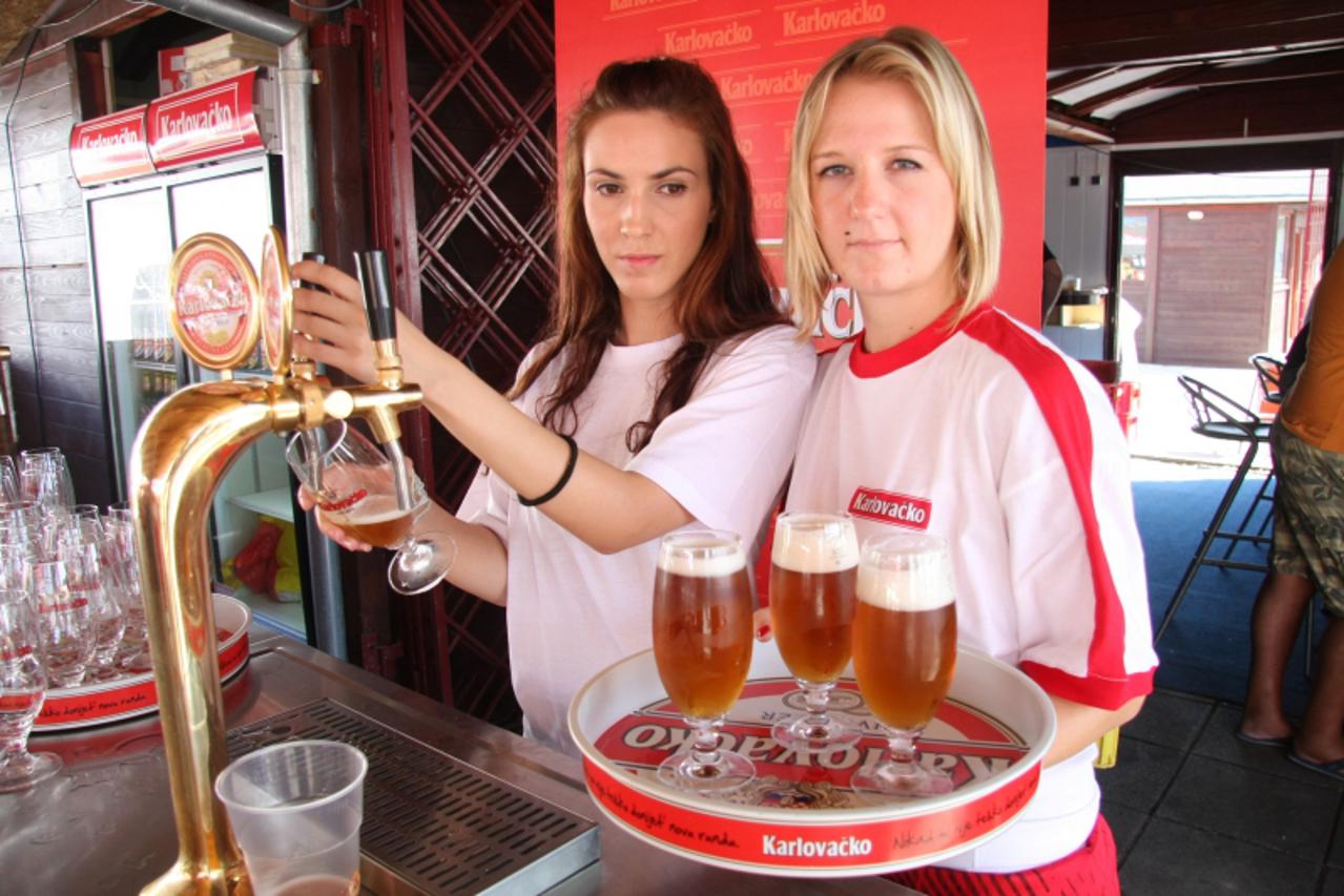 '25.08.2011. Karlovac - U subotu 27. kolovoza u  Karlovcu pocinju 25. karlovacki dani piva. Program ce poceti tradiconalnom pivskom povorkom koja ce se kretati od Karlovacke pivovare kroz grad pa do S