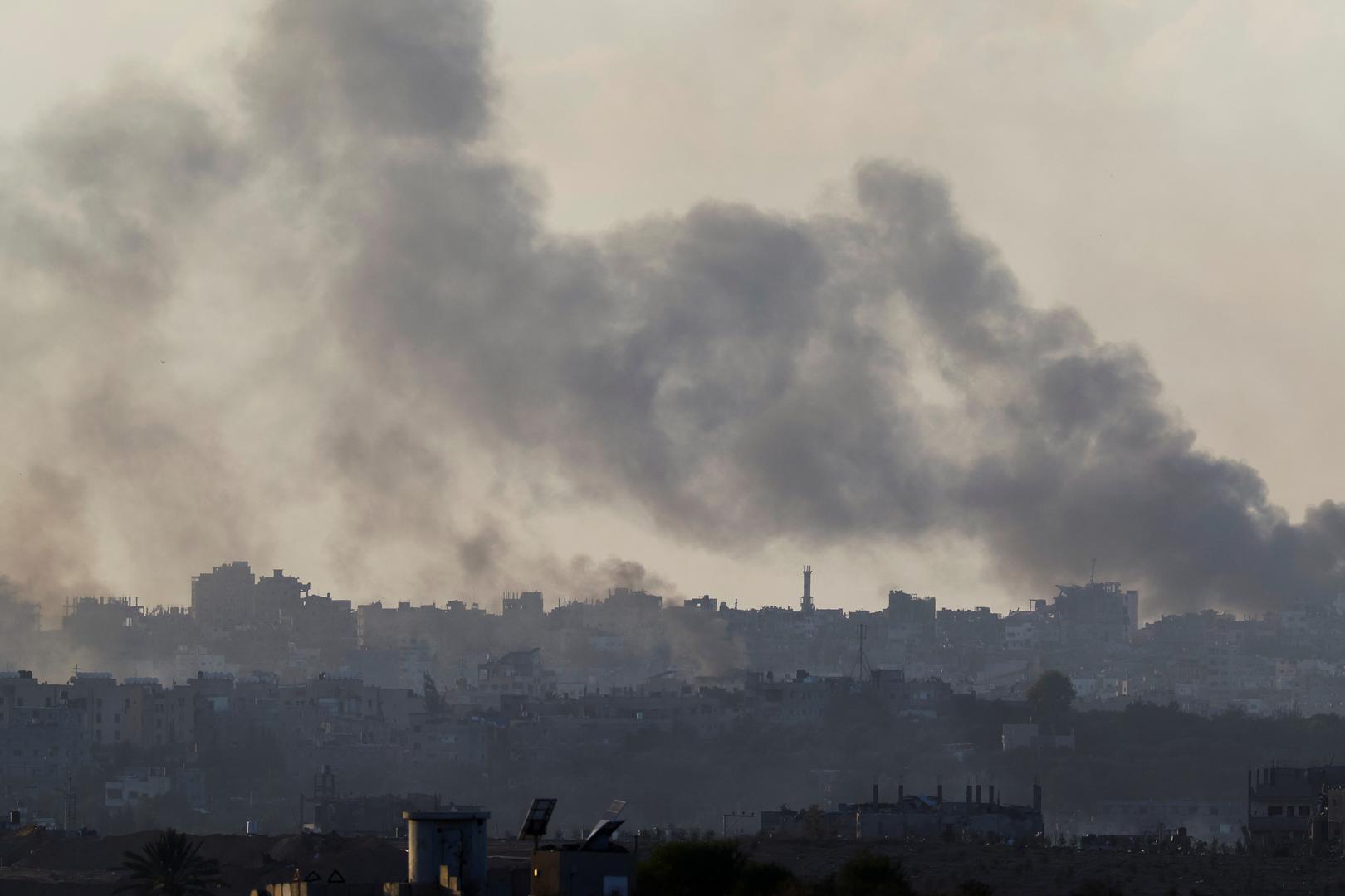 Smoke rises after Israeli air strikes in Gaza, as seen from southern Israel, amid the ongoing conflict between Israel and the Palestinian group Hamas, November 21, 2023. REUTERS/Alexander Ermochenko Photo: Alexander Ermochenko/REUTERS