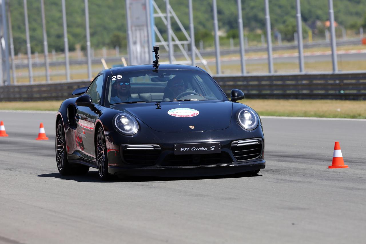 Testiranje Porsche vozila na automotodromu Grobnik