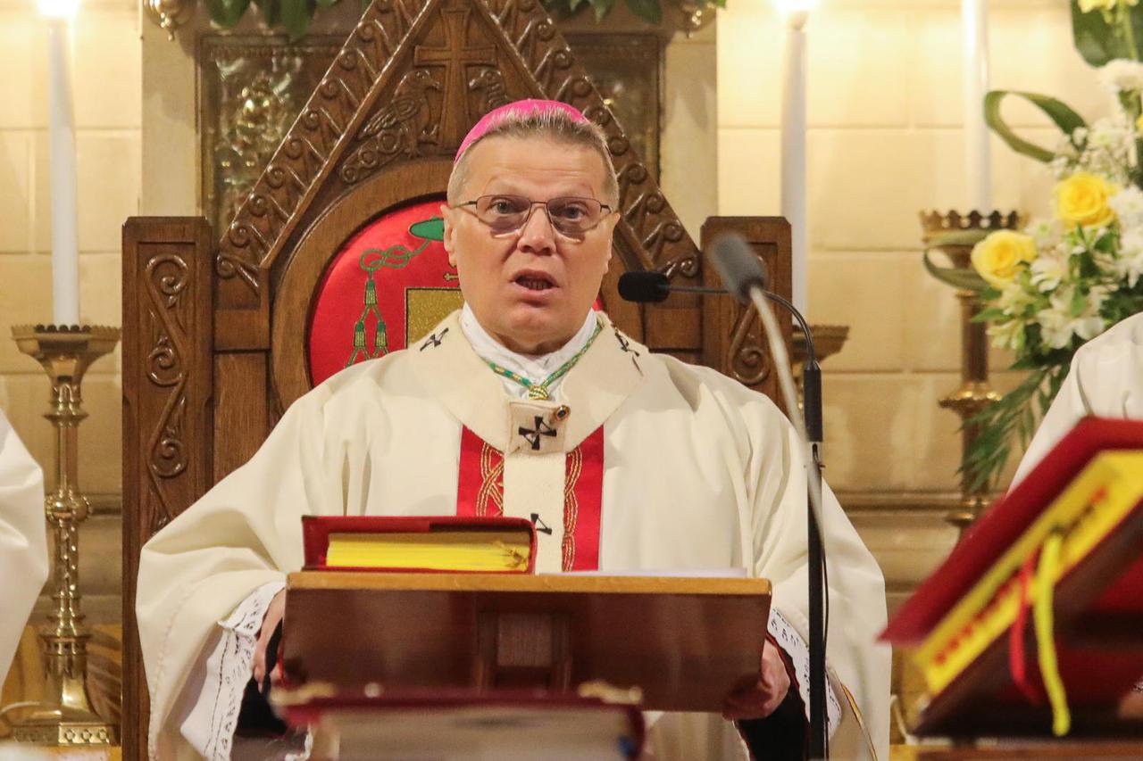 Osijek: Nadbiskup Đuro Hranić predvodio središnje uskrsno euharistijsko slavlje