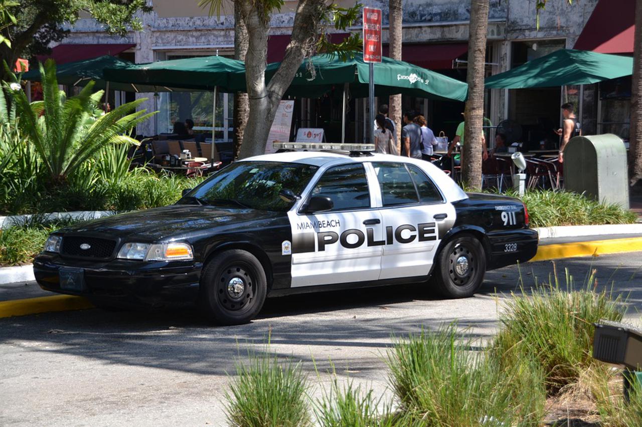 Policija u Miamiju - ilustracija